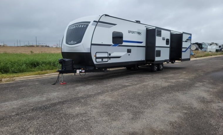 Travel Trailer – 3 Slide Out Sporttrek 327VIK